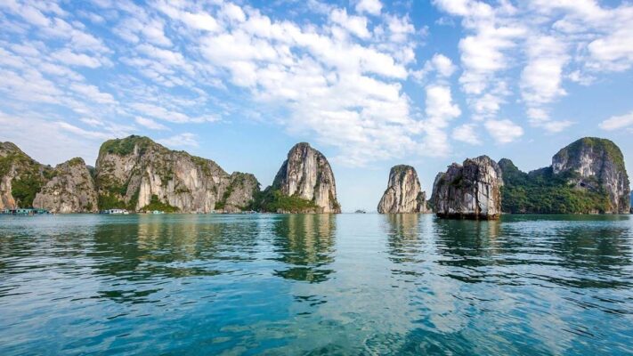 Khám phá Vịnh Hạ Long, Quảng Ninh, Việt Nam